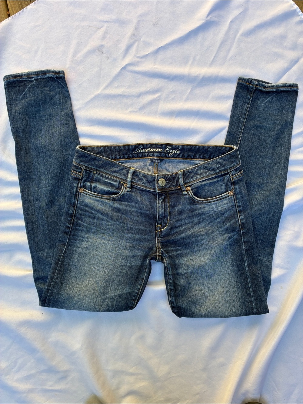 AE Premium “Slouchy Skinny” Dark Wash Jeans Size 2, Bigger Fit